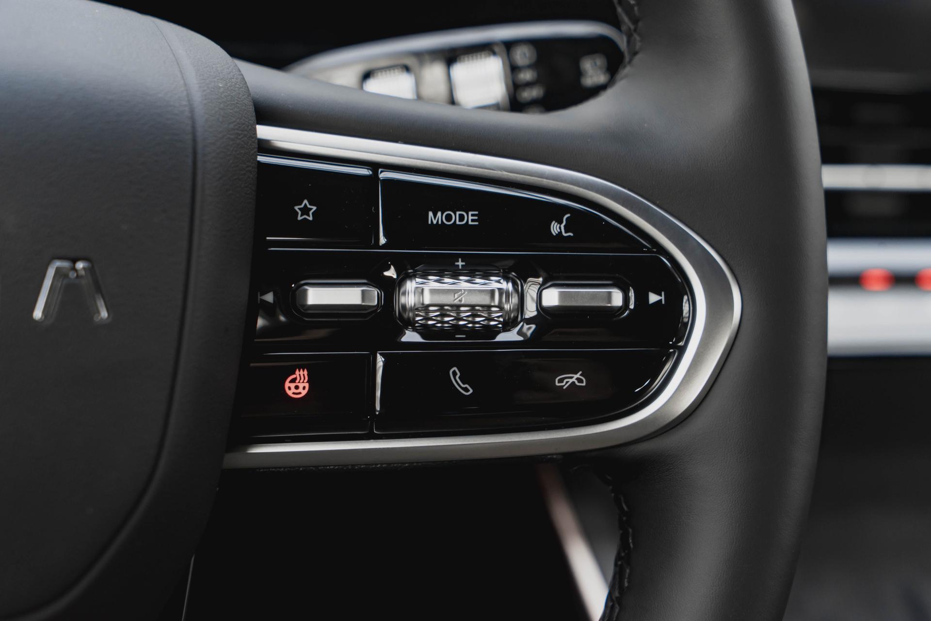 Omoda фотографии