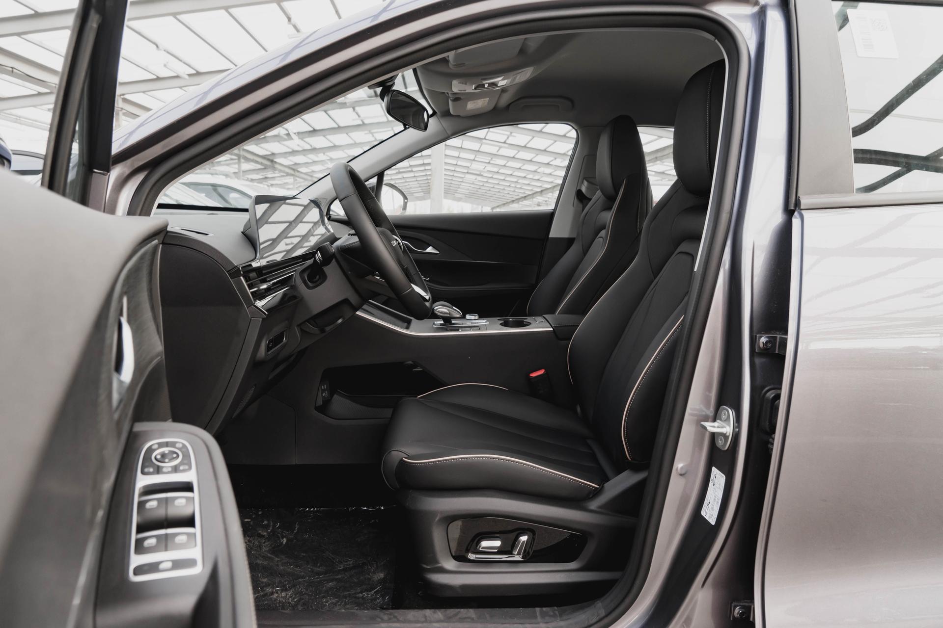 Omoda фотографии