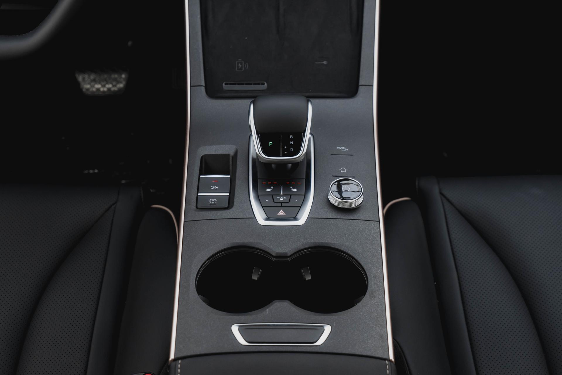 Omoda фотографии