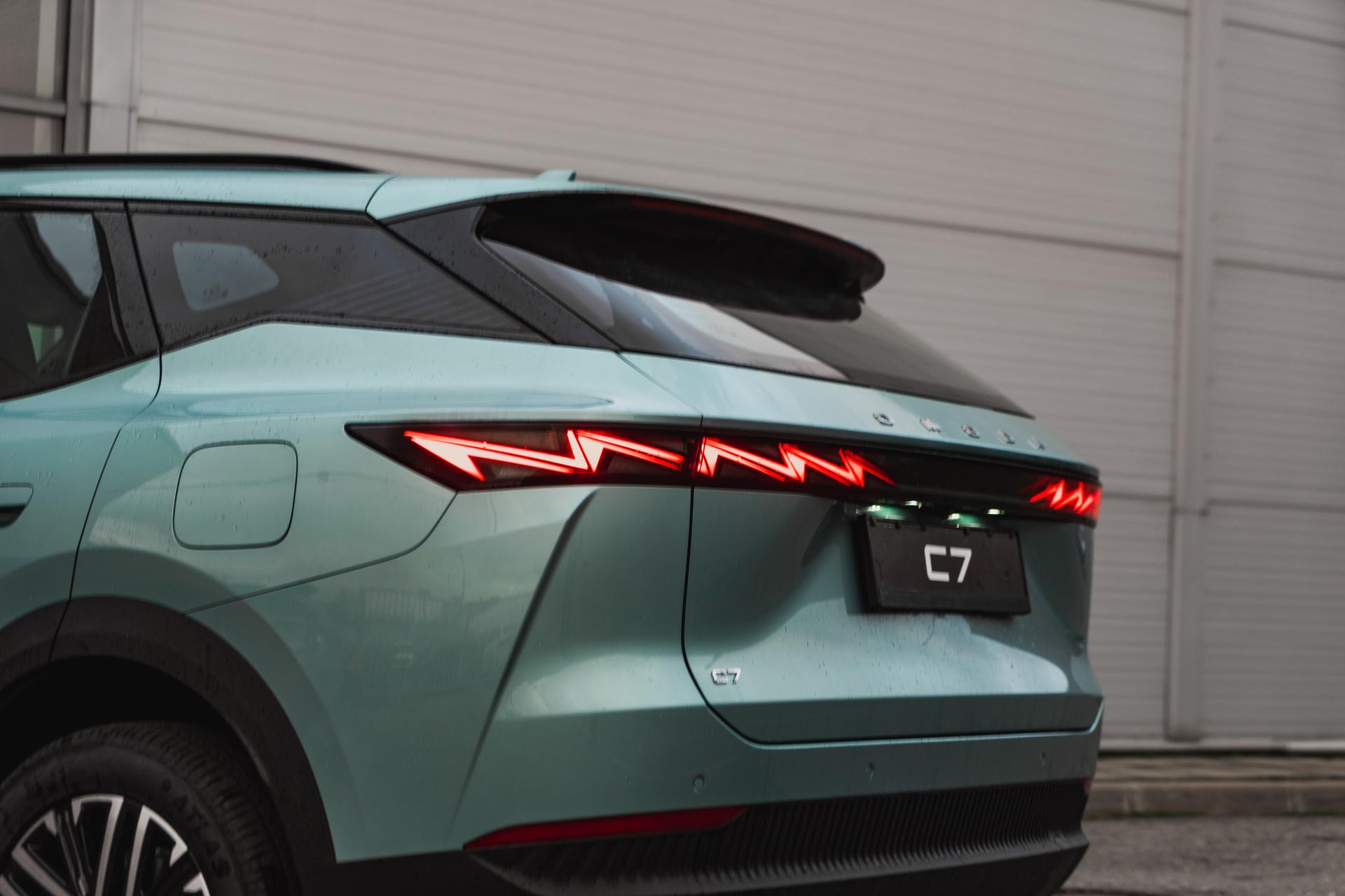 Omoda фотографии