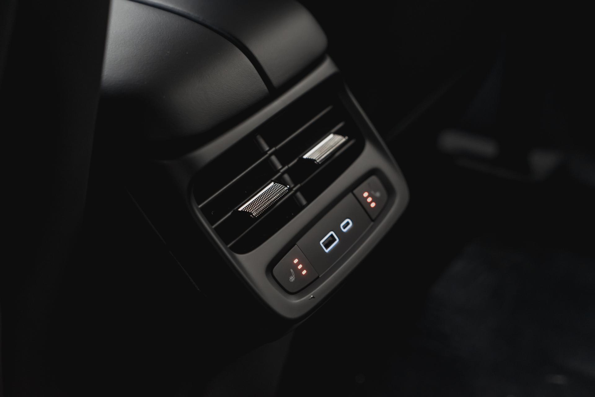 Omoda фотографии